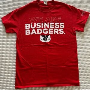 UW-Madison Business Badgers Tee - red size small